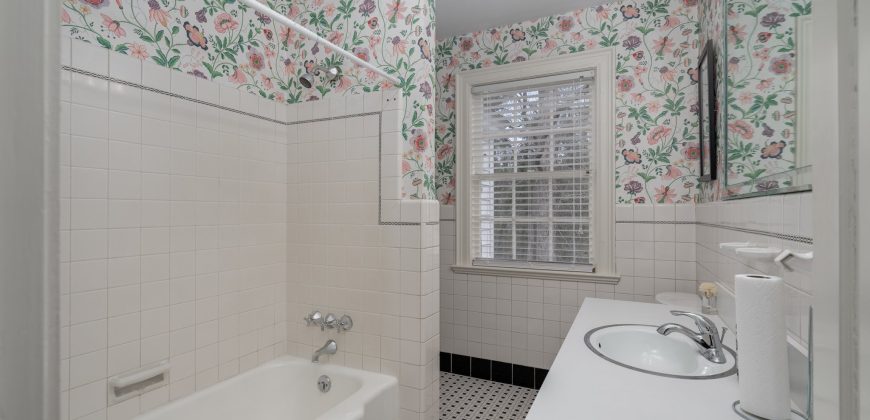 2090 Eastern Ave, Nashville, NC 27856-1842